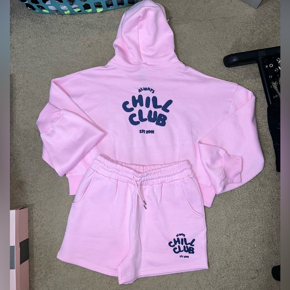 PRETTYLITTLETHING Bubblegum Pink 'Chill Club' Puff Print Hoodie and Shorts Set - Picture 1 of 16